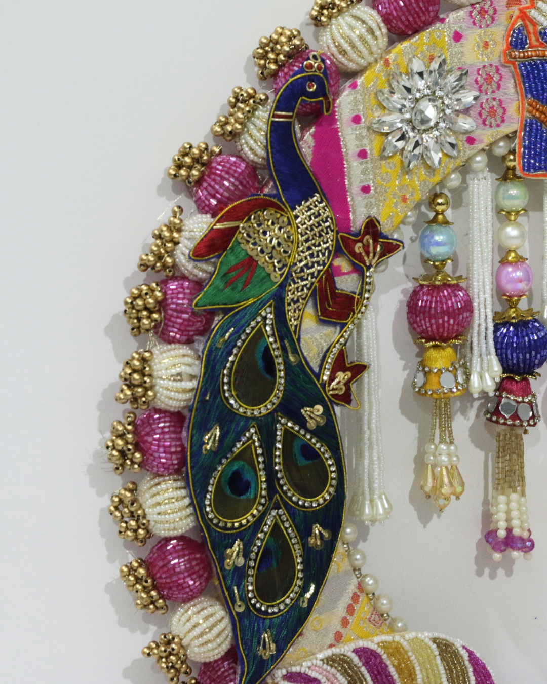 Multicolour Krishnji Singhasan